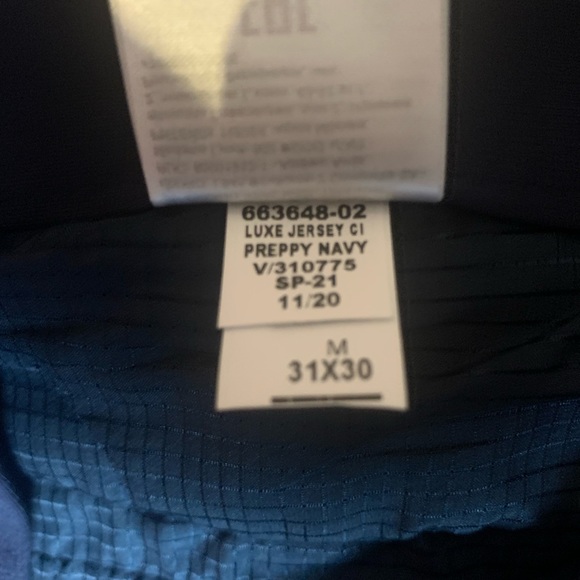 Navy Blue Banana Republic Men’s Core Temperature Slim Dress Pants in size 31x30. - Picture 6 of 7